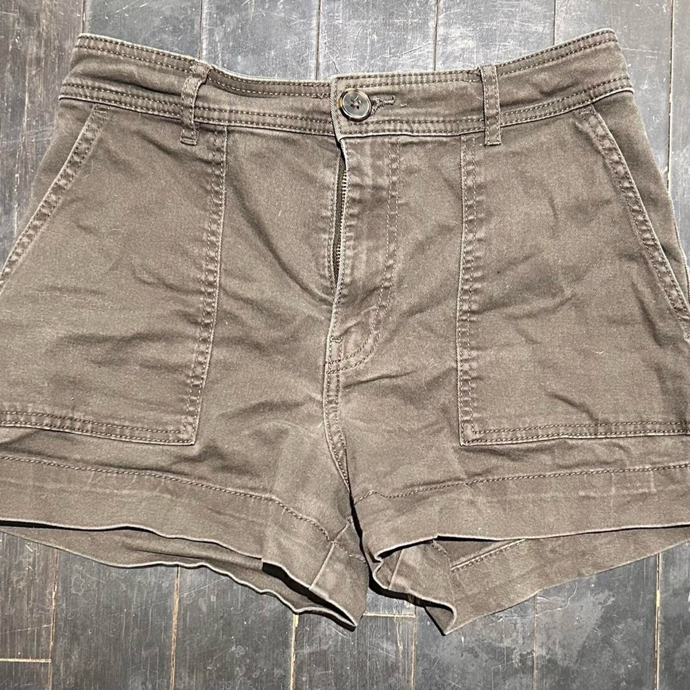 H&M Women's Tan Cargo Shorts